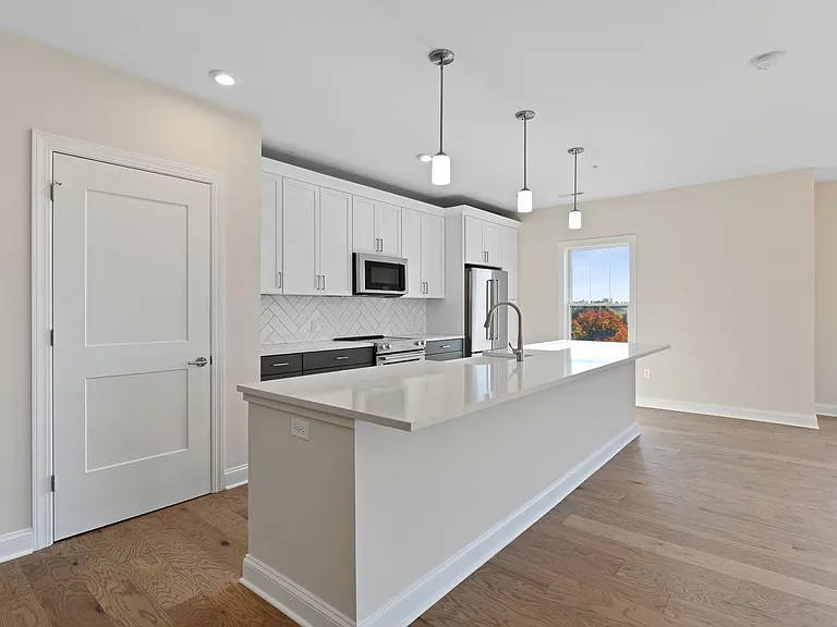 5233 Highpointe Lakes Dr #401 — Photo 21