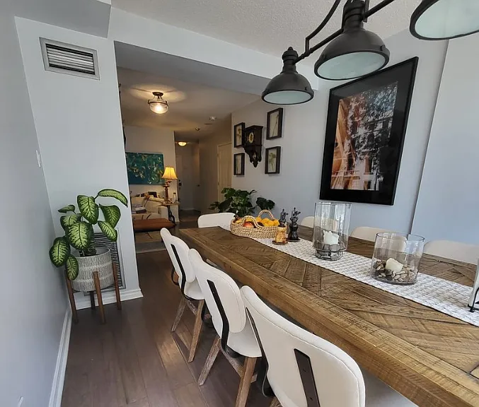 633 Bay St #1013 — Photo 4