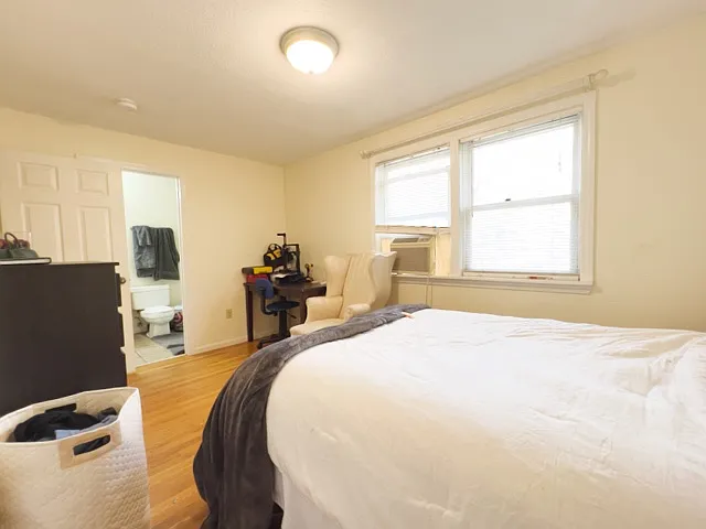4 bed, 2.5 bath, 1040 sqft, $5,800 — Photo 4