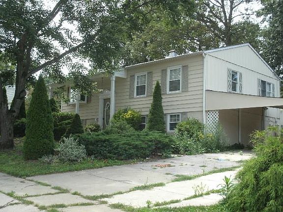 3rd image of 53 Greenview Ave