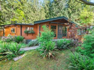 8626 Redrooffs Rd, Sunshine Coast, BC V7Z1E7