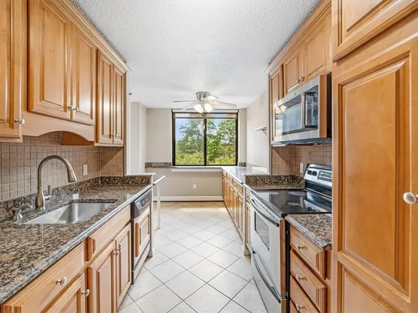 25 Rockledge Avenue #305, White Plains, NY 10601