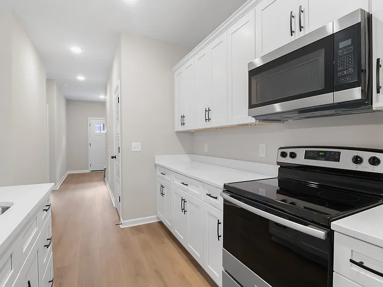 409 Cook Dr #B — Photo 9