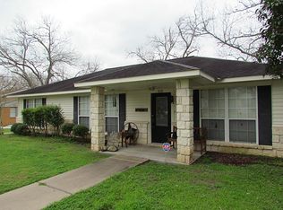 808 Simpson St, Schulenburg, TX 78956