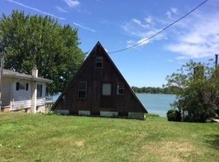 10568 N Grove Rd, Milford, IN 46542