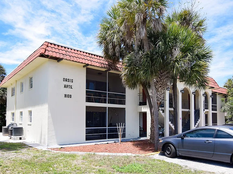 Oasis I on St Pete Beach — Photo 12