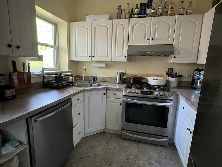 35 Newton St #1 — Photo 1
