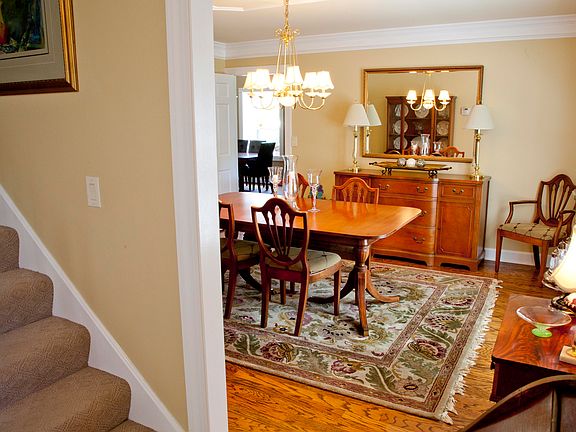 4th image of 2907 Falmouth Dr