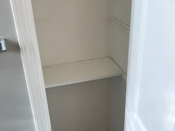 3rd image of 2662 Oregon Ave