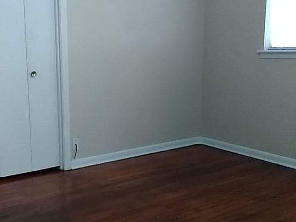 5th image of 1407 Hillcrest Dr