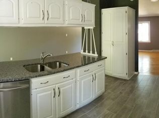 440 Holliston Rd, Akron, OH 44333