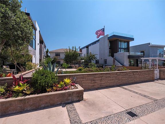 3rd image of 60 18th St