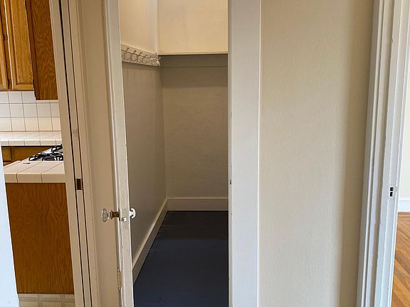 5th image of 654 6th Ave