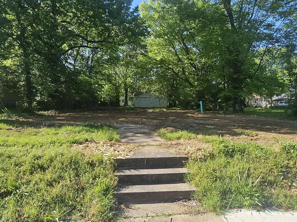 1911 Clark St, Paducah, KY 42003