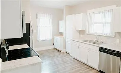 2723 Newport Ave — Photo 5