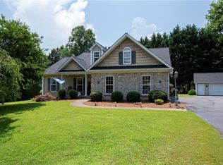 864 Ridge View Ter, Rural Hall, NC 27045
