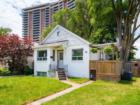 74 Saint Dunstan Dr, Toronto, ON M1L 2V5