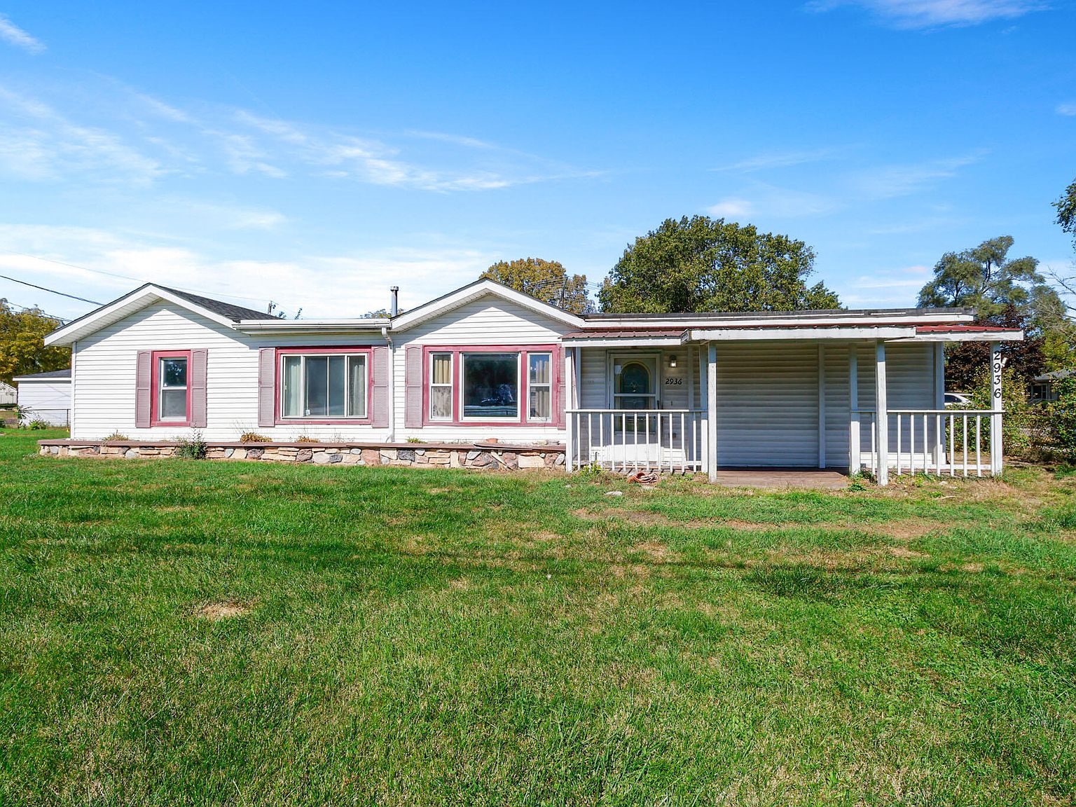 2936 E Ridge Rd, Lake Station, IN 46405 | Zillow