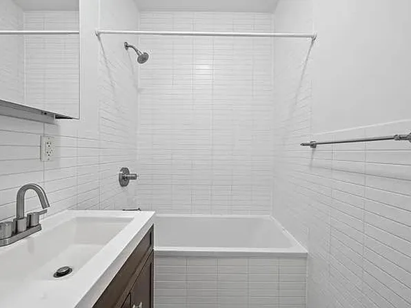 1501 Dekalb Avenue image 12 of 13
