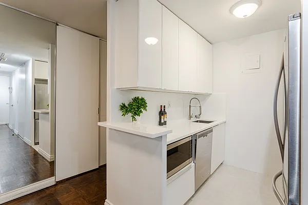 Rented by Compass | media 9