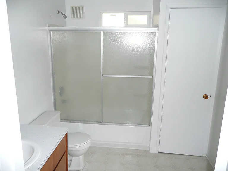 4607 S 164th St — Photo 10