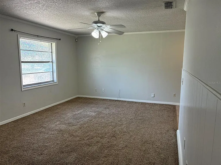 320 Queen Ave — Photo 8