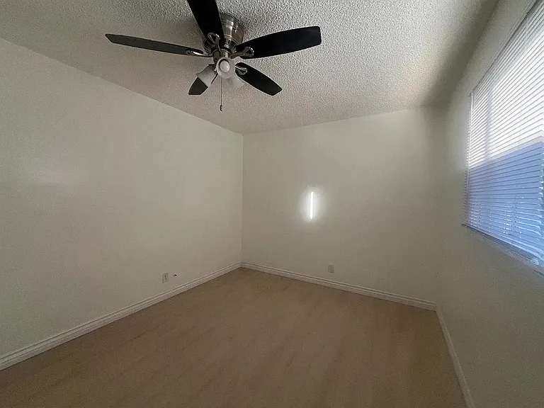 915 Edith Ave #B — Photo 3