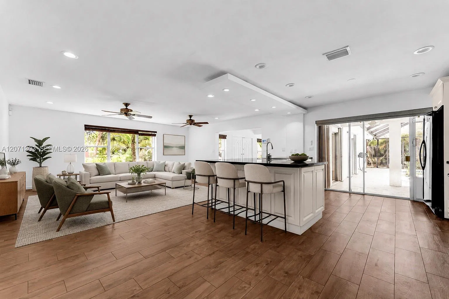 SW 72nd Pl, Pinecrest — Photo 3