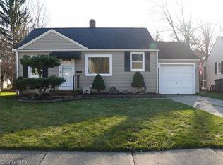 1652 Curry Dr, Lyndhurst, OH 44124