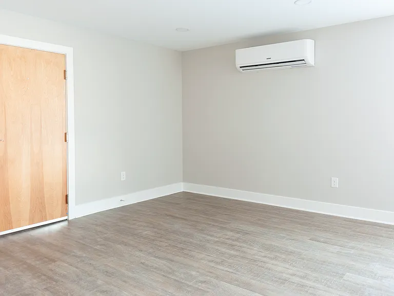 204 E Chester Pike — Photo 20