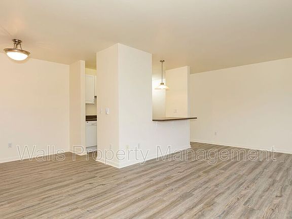 3rd image of 1819 NW Central Pl #2402