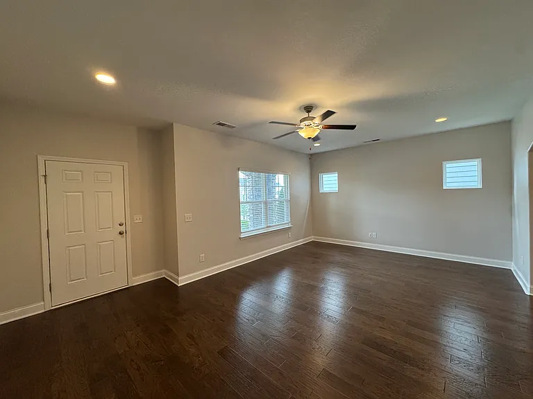 115 Santa Rosa Dr — Photo 2