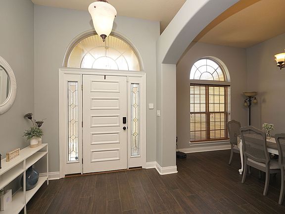 4th image of 1076 Napa Way