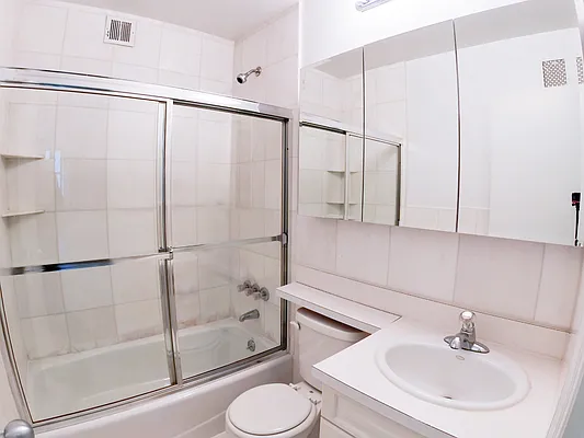 Rented by Urban Real Estate Inc | media 21