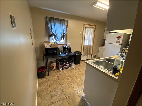 4th image of 125 Beechwood Dr