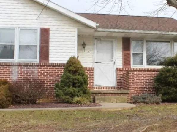 571 S Main St, Red Lion, PA 17356