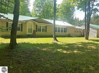 135 Montgomery Rd SW, South Boardman, MI 49680