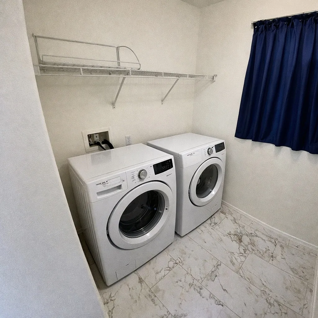 3 bed, 2.5 bath, 1642 sqft, $2,200 — Photo 4