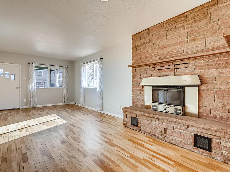 1237 Main St — Photo 6