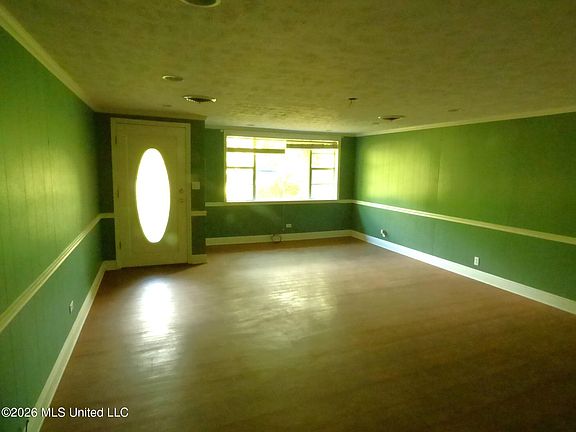 2nd image of 370 Roan Ready Rd