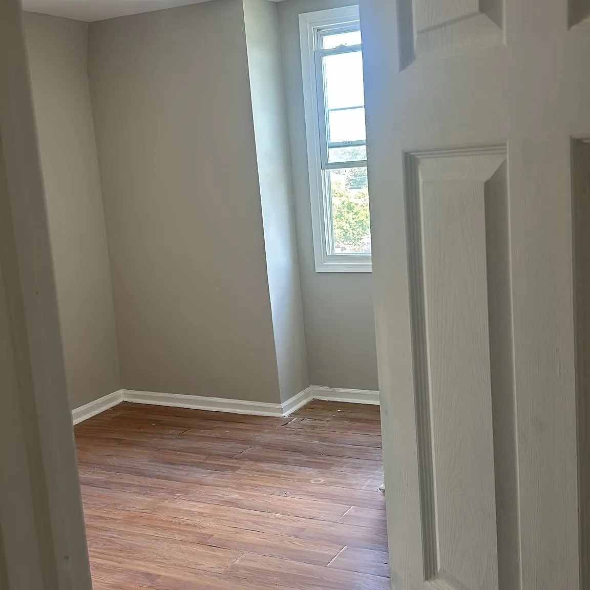 2 bed, 2200 sqft, $1,100 — Photo 1