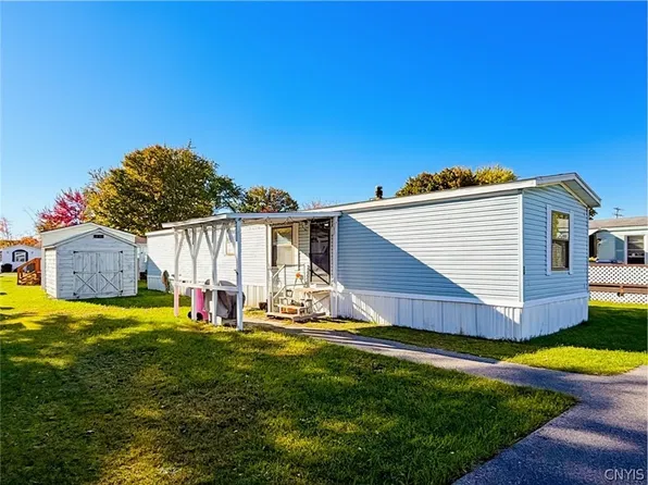 28 Driftwood Ln, Sylvan Beach, NY 13157