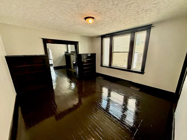 2 bed, 1200 sqft, $1,200 — Photo 4