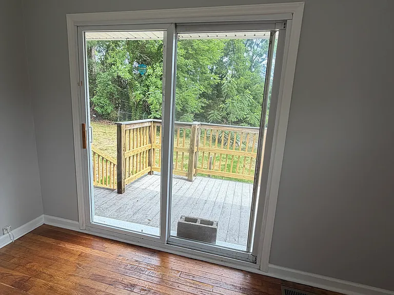 306 Andrea Dr — Photo 7