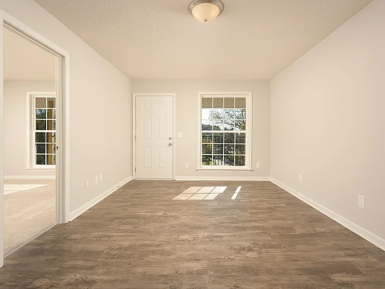 Ivy Terrace Apartments — Photo 39