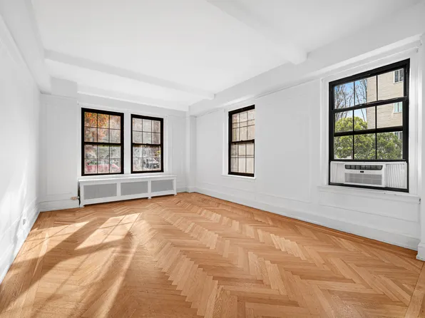 90 8th Avenue image 7 of 8