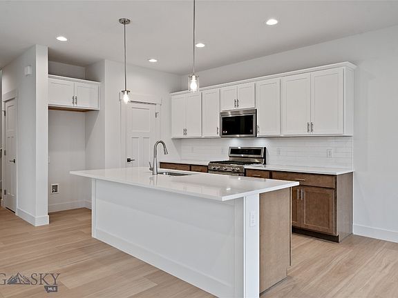 2nd image of 1137 Butler Crk