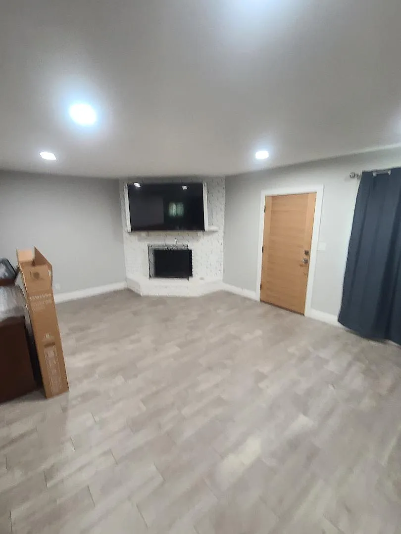 3 bed, 1.5 bath, 1100 sqft, $2,850 — Photo 2