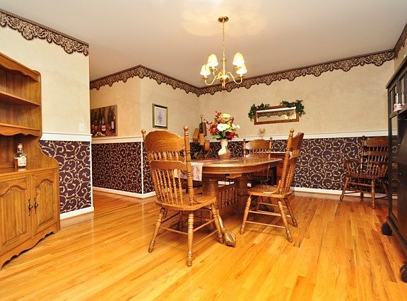 4th image of 37 Hopewell Dr
