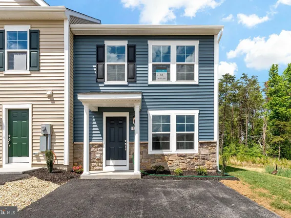 158 Gentle Breeze Dr, Bunker Hill, WV 25413